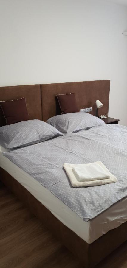 Czermann Holiday Inn Oroszlány Dış mekan fotoğraf